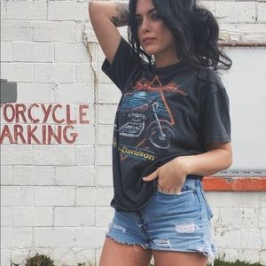 INSTA @VICESANDSAINTS